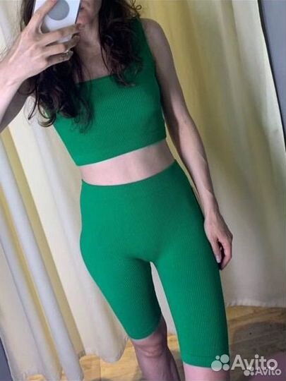 Костюм топ и велосипедки