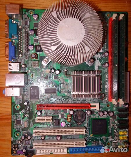 Материнская плата с процессором, кулером и памятью