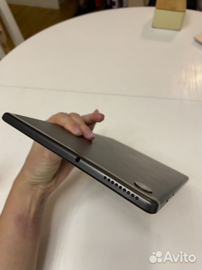 Lenovo tab m10 fhd plus