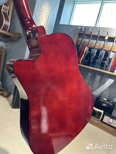 Гитара с металлическими струнами (новая)