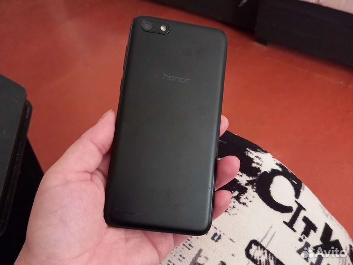 Телефон honor 7а