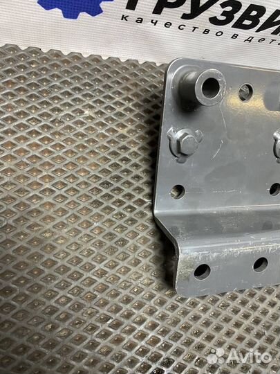 Кронштейн крыла Volvo FH4 21321149