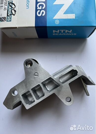 Гидронатяжитель ремня грм VAG 06B109477A