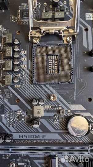 Новая материнская плата LGA1200