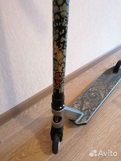 Трюковой самокат Duker 404