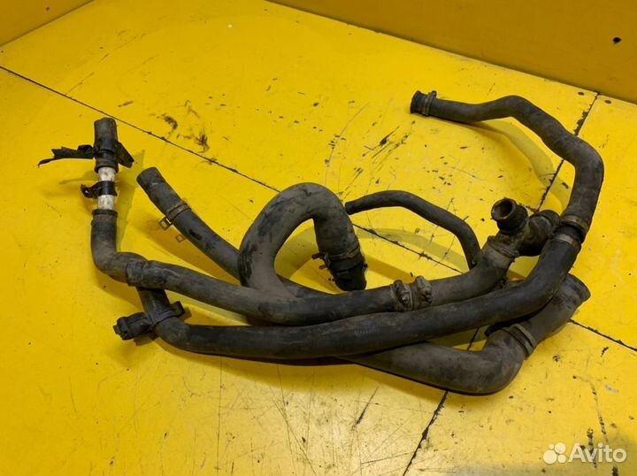 Патрубок системы охлаждения Ford Focus 2004–2008