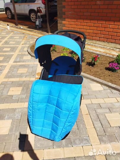 Прогулочная коляска