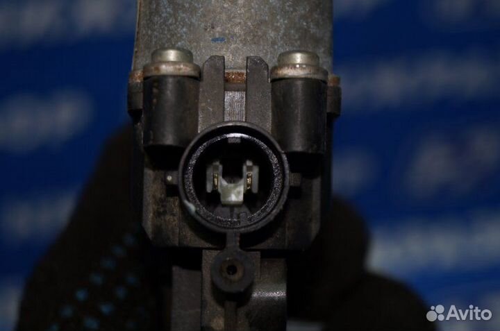 Моторчик стеклоподъемника передний правый Hyundai