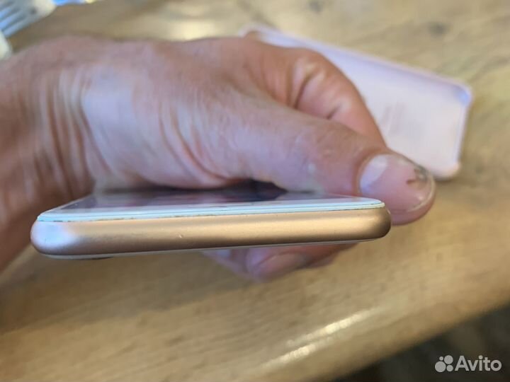 Телефон iPhone 8