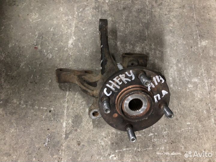 Кулак поворотный левый