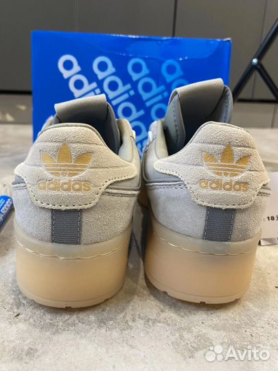 Кроссовки женские adidas