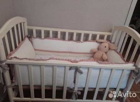 Детская кроватка с матрасом и бортиками