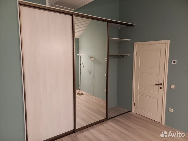 Шкаф с зеркалом