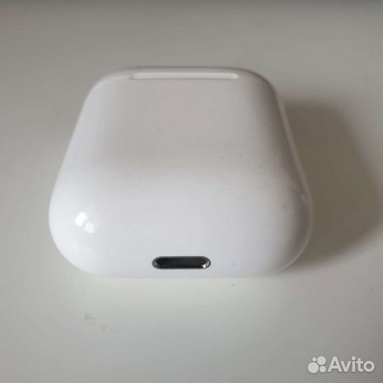 Зарядный кейс для airpods 1. без наушников