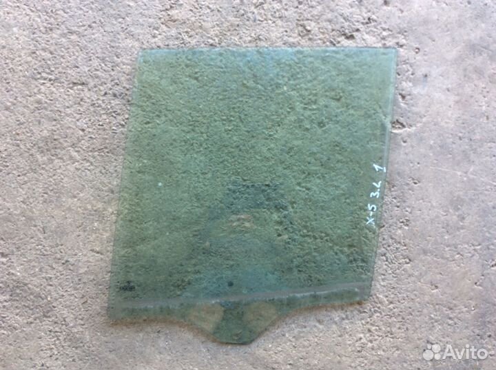 Стекло двери заднее левое на BMW X5 E53