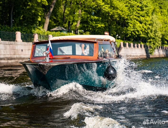 Прогулка на катере Санкт-Петербург