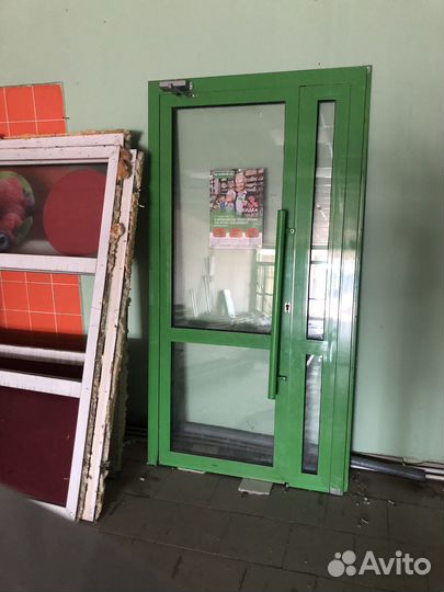 Алюминиевые двери б/у