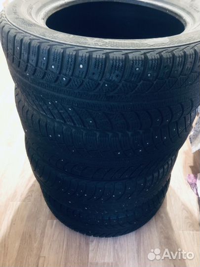 Gislaved Nord Frost 5 215/60 R16