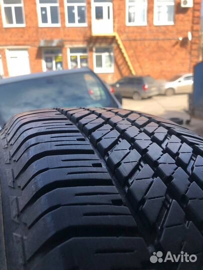 Bridgestone Dueler H/T 684II 265/65 R17 112S