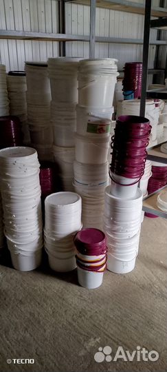 Ведро пластиковое с крышкой