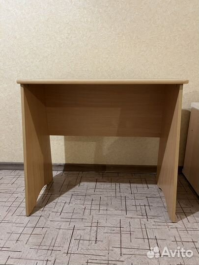 Письменный стол