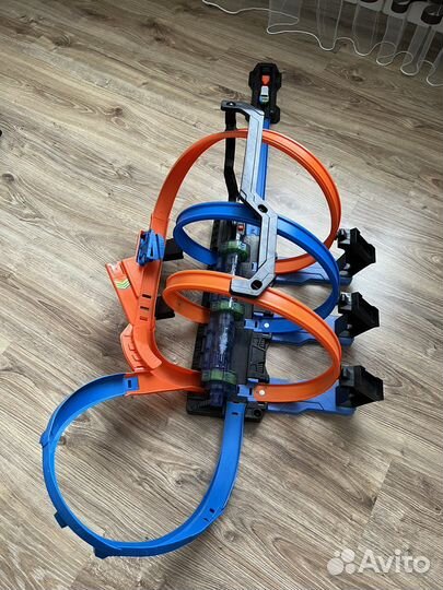 Трек Hot Wheels винтовое столкновение