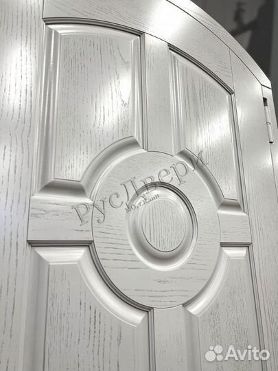 Металлическая арочная дверь с терморазрывом в дом