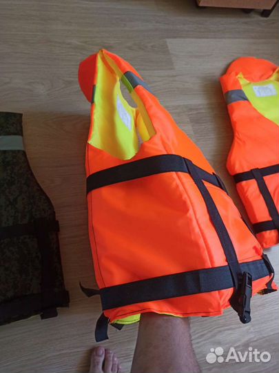 Спасательный жилет