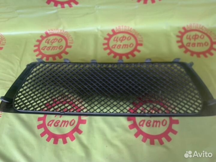 Решетка радиатора передняя Toyota Land Cruiser 200