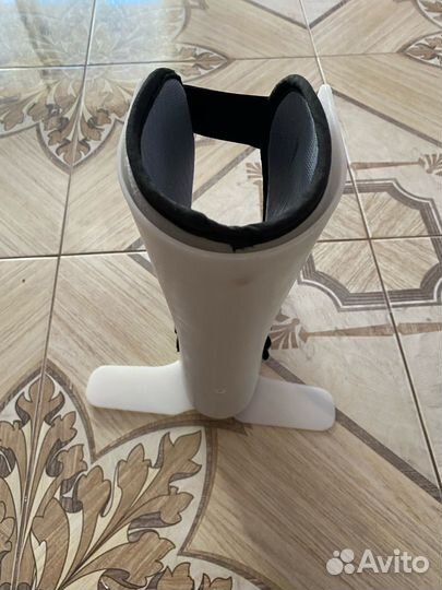 Тутор на стопу