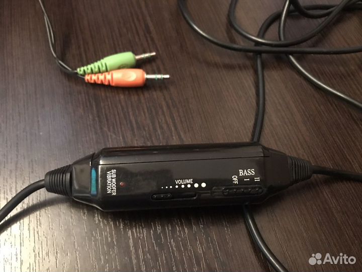 Наушники с микрофоном
