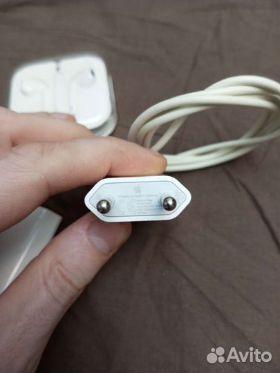 Зарядное и наушники apple (оригинал)