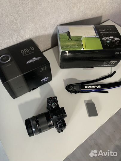 Olympus OM-D E-M10 Mark III 4К, 14-150mm f/ 4-5.6