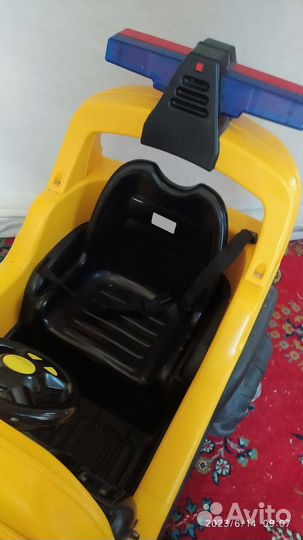 Детский электромобиль джип