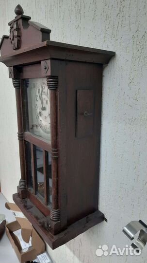 Старинные настенные антикварные часы с боем