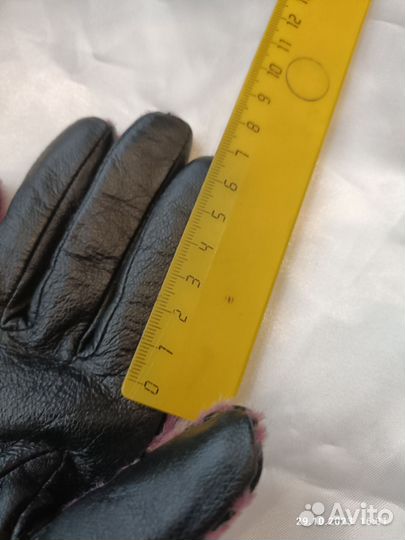 Кожаные женские перчатки