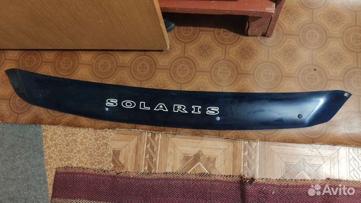 Дефлектор капота