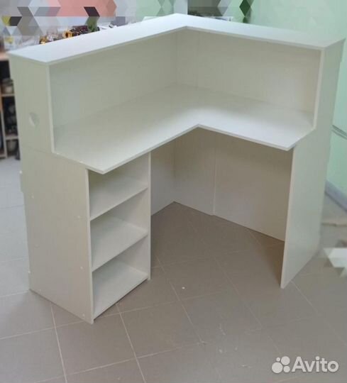 Стойка ресепшн