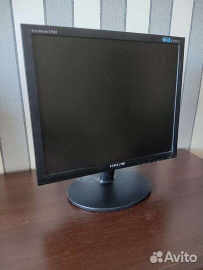 Мониторы широкоформатные 19