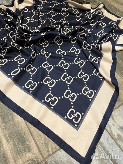 Шелковый платок Gucci синий с розовым