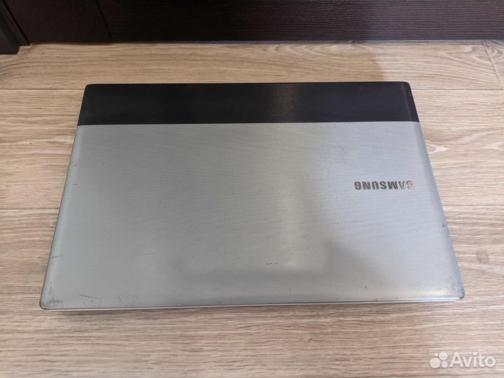 Samsung 6gb/Core i5/GeForce GT520M