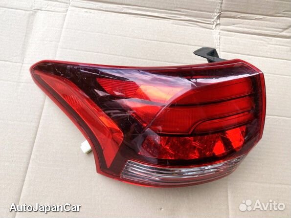 Mitsubishi Outlander 3 задний левый фонарь в крыло