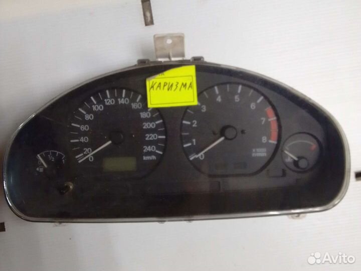 Панель приборов Mitsubishi Carisma МКПП