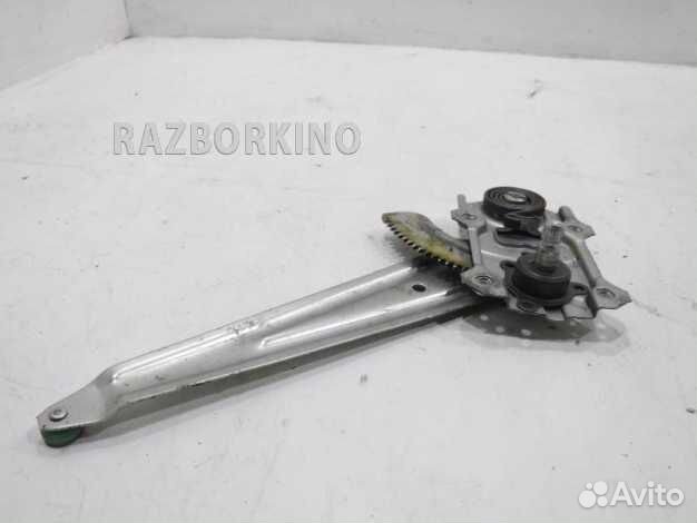 Стеклоподъемник механический задний левый 8354062J