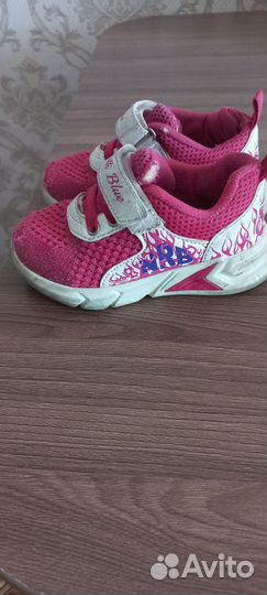 Кроссовки для девочки