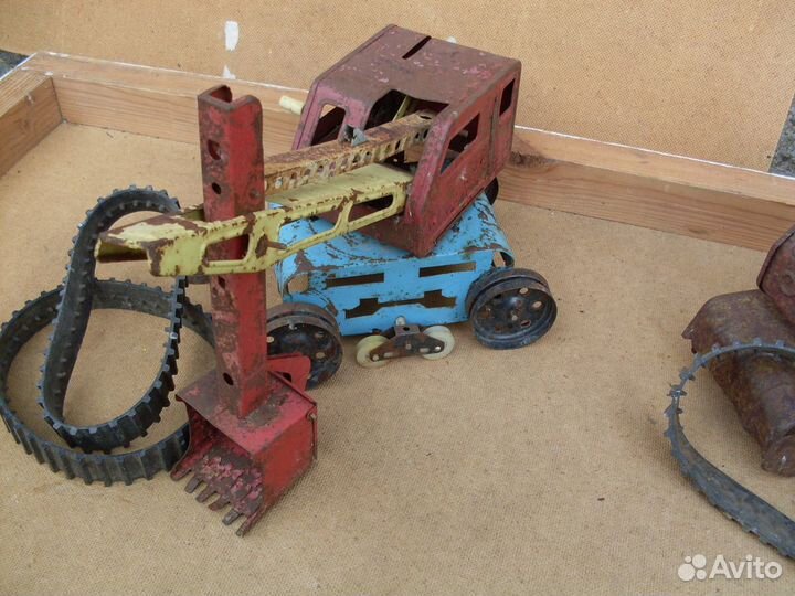 Игрушка экскаватор. СССР на реставрацию +запчасти