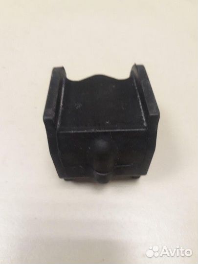 Втулка переднего стабилизатора Subaru Legacy