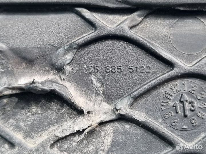 Заглушка буксировочного крюка передняя