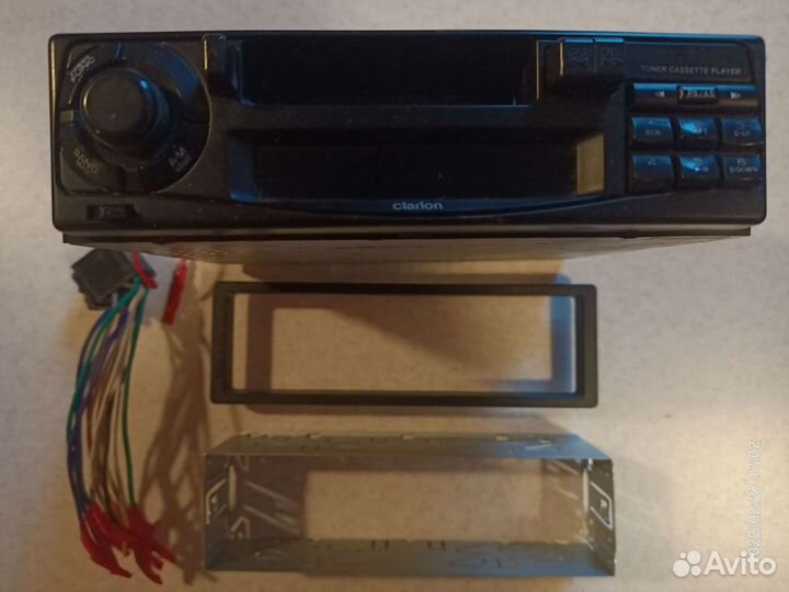 Кассетная автомагнитола Clarion