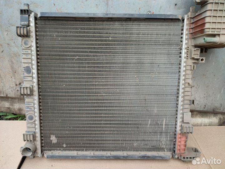 Радиатор двс Mercedes-Benz Vito W638